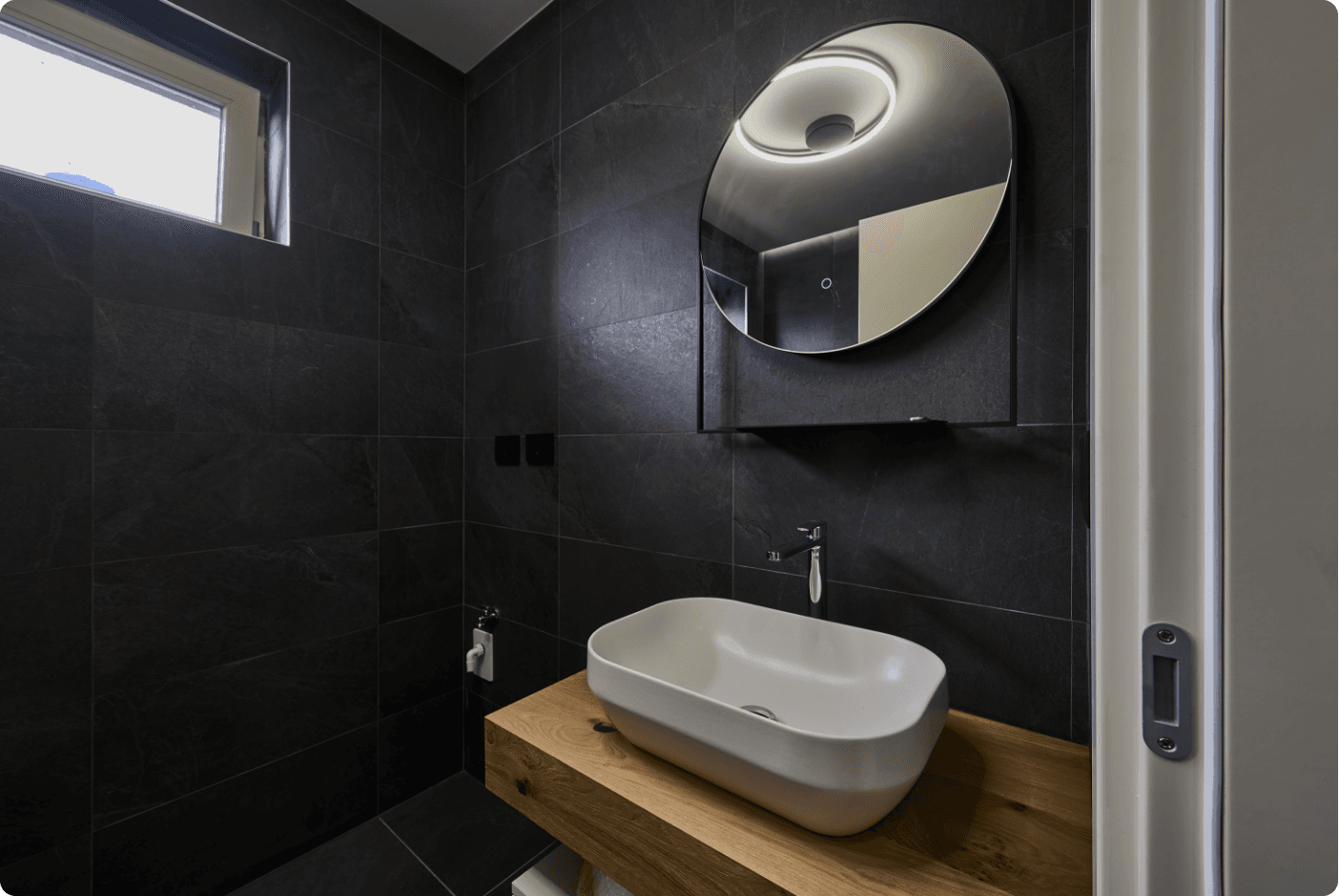 Costa Volpino — Ristrutturazione con efficientamento energetico ed interior